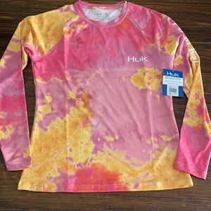 Women’s Huk shirt